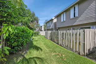12152 NW 36th Pl, Sunrise, FL 33323 - Photo 7