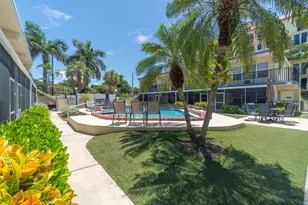 1960 NE 1st St, Deerfield Beach, FL 33441 - Photo 13