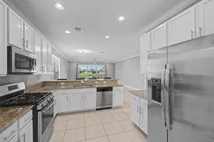 11826 SW Brighton Falls Dr, Port Saint Lucie, FL 34987 - Photo 9