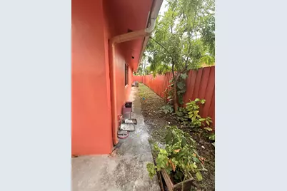 321 NW 57th Street, Oakland Park, FL 33309 - Photo 5