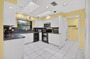 19380 Cedar Glen Dr, Boca Raton, FL 33434 - Photo 15