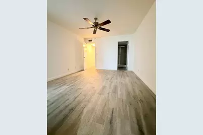 3186 Via Poinciana #115, Lake Worth, FL 33467 - Photo 11