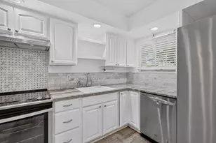 3186 Via Poinciana, Lake Worth, FL 33467 - Photo 11