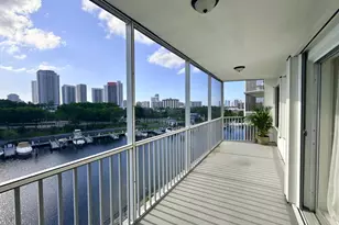 200 Diplomat Pkwy, Hallandale Beach, FL 33009 - Photo 17