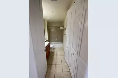 3500 Oaks Clubhouse Drive #510, Pompano Beach, FL 33069 - Photo 9