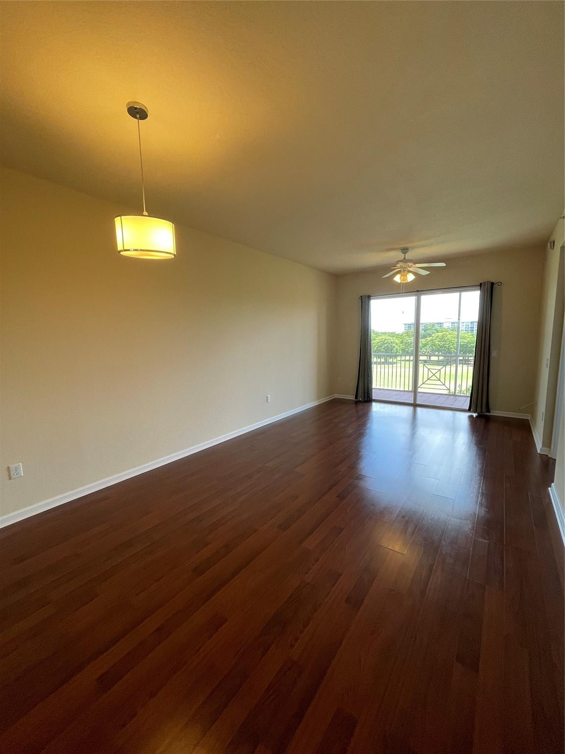 3500 Oaks Clubhouse Dr #510 - 3500 Oaks Clubhouse Dr #510, Pompano Beach, FL 33069 Luxury Property | Jose Angel Pina