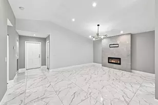 372 W Riverbend Dr, Sunrise, FL 33326 - Photo 5