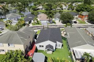 372 W Riverbend Dr, Sunrise, FL 33326 - Photo 63
