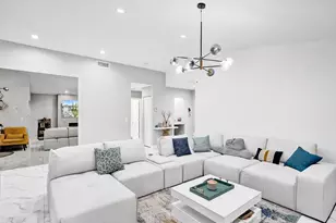 372 W Riverbend Dr, Sunrise, FL 33326 - Photo 9