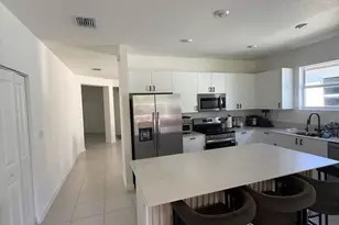 2402 SE 30th St, Homestead, FL 33033 - Photo 5