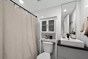 200 NW 25th St, Wilton Manors, FL 33311 - Photo 21