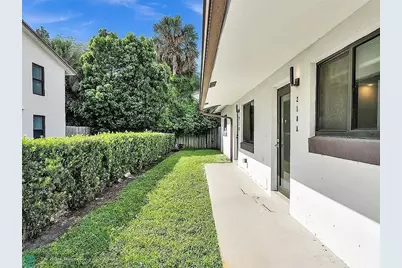 216 NW 25th Street, Wilton Manors, FL 33311 - Photo 3
