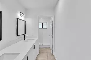 216 NW 25th St, Wilton Manors, FL 33311 - Photo 7