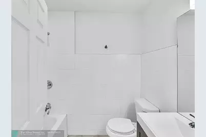 216 NW 25th Street, Wilton Manors, FL 33311 - Photo 15