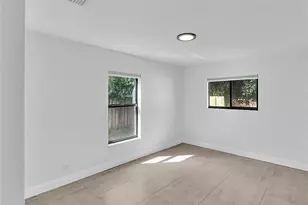 216 NW 25th St, Wilton Manors, FL 33311 - Photo 9