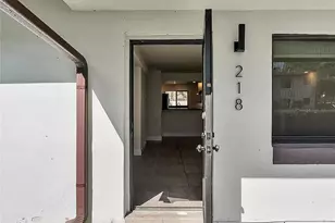 216 NW 25th St, Wilton Manors, FL 33311 - Photo 5