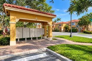 906 SW 143rd Ave, Pembroke Pines, FL 33027 - Photo 31