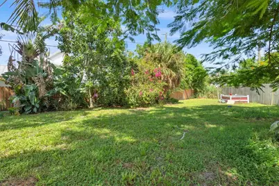 1121 SE Alamanda Lane, Stuart, FL 34996 - Photo 11