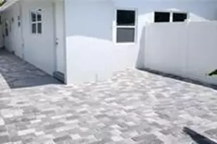 2408 NE 4th St, Pompano Beach, FL 33062 - Photo 3
