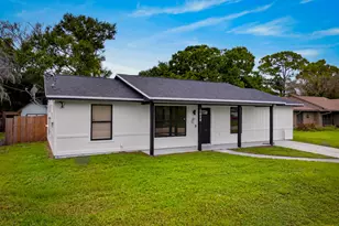 6101 Balsam Dr, Fort Pierce, FL 34982 - Photo 1