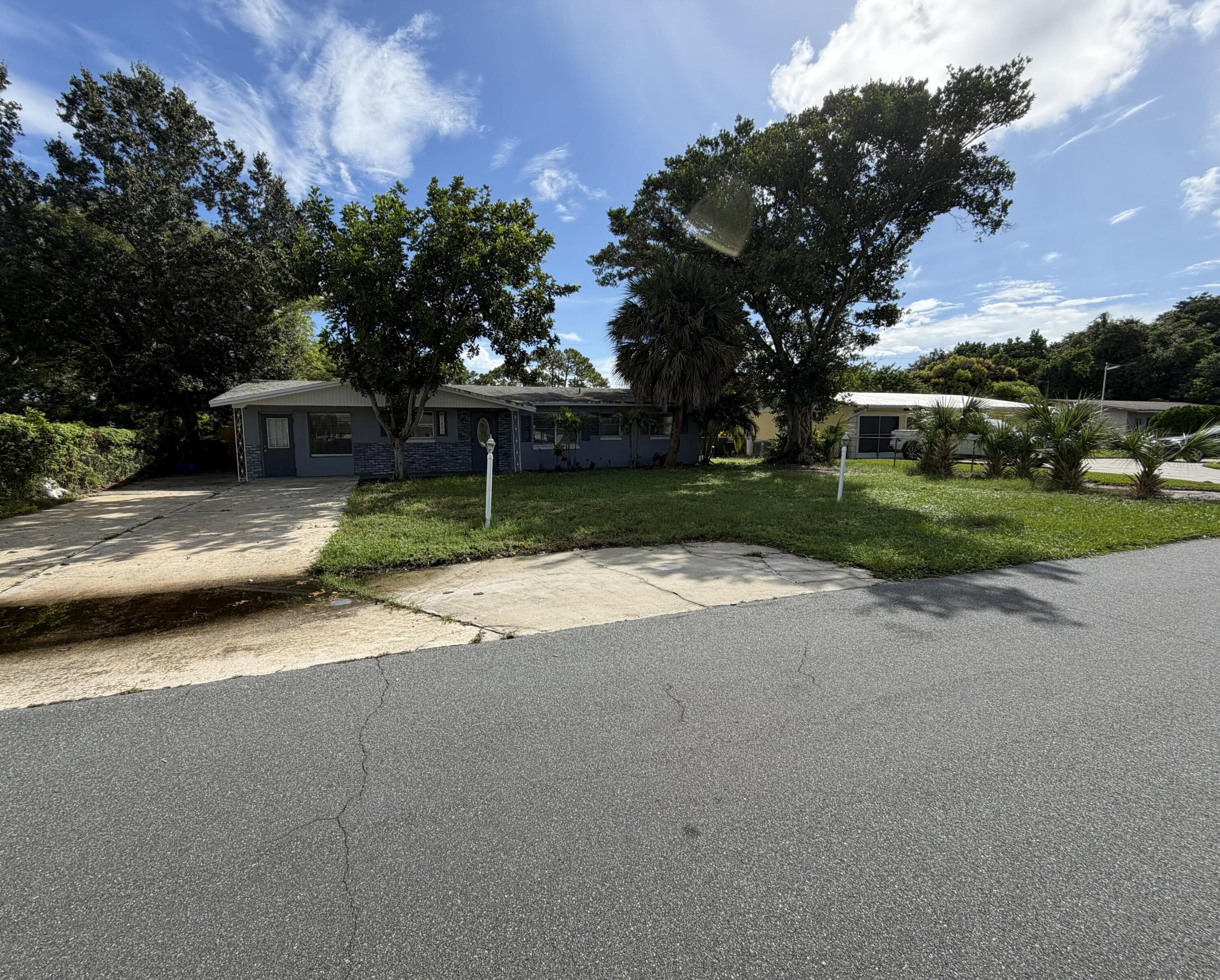 1633 SE Arapaho Ave - 1633 SE Arapaho Ave, Stuart, FL 34994 Luxury Property | Jose Angel Pina