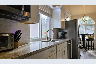 2295 Saratoga Lane, West Palm Beach, FL 33409 - Photo 13