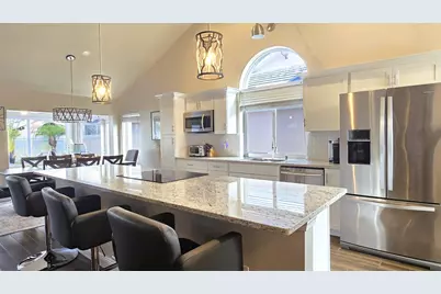 2295 Saratoga Lane, West Palm Beach, FL 33409 - Photo 9