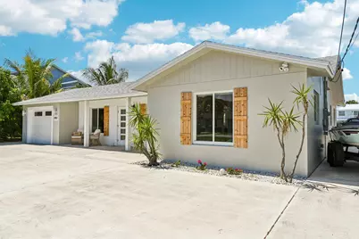 1051 SW 25th Avenue, Boynton Beach, FL 33426 - Photo 5
