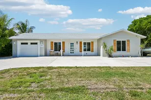 1051 SW 25th Ave, Boynton Beach, FL 33426 - Photo 1