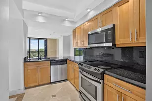 2300 NE 33rd Ave, Fort Lauderdale, FL 33305 - Photo 9