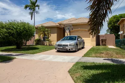 237 SW 8th Street, Deerfield Beach, FL 33441 - Photo 1