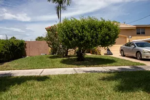 237 SW 8th St, Deerfield Beach, FL 33441 - Photo 3