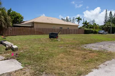 243 SW 8th Street, Deerfield Beach, FL 33441 - Photo 3