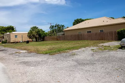 243 SW 8th Street, Deerfield Beach, FL 33441 - Photo 1