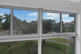12600 SW 5th Ct, Pembroke Pines, FL 33027 - Photo 25