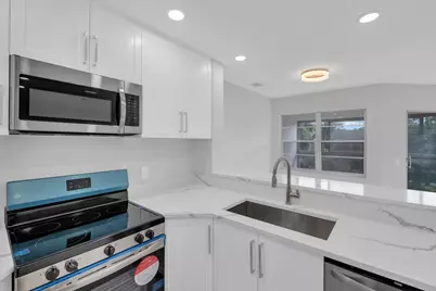 12600 SW 5th Court #414L, Pembroke Pines, FL 33027 - Photo 11