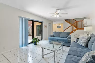 702 NW 98th Circle, Plantation, FL 33324 - Photo 7