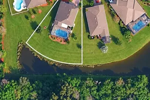 655 Valencia Cir SW, Vero Beach, FL 32968 - Photo 1