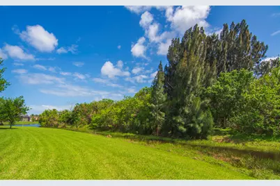 655 Valencia Circle SW, Vero Beach, FL 32968 - Photo 5