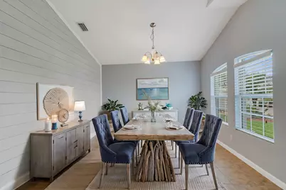 655 Valencia Circle SW, Vero Beach, FL 32968 - Photo 7