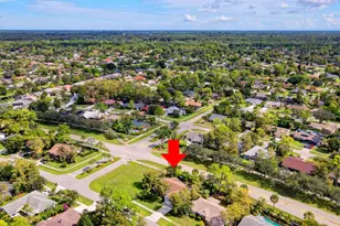 1098 Primrose Ln, Wellington, FL 33414 - Photo 11