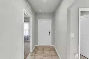 818 Persimmon Pl, Fort Pierce, FL 34981 - Photo 9