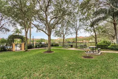 2425 San Pietro Circle, Palm Beach Gardens, FL 33410 - Photo 31