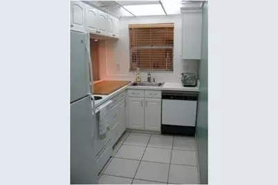 2400 NE 10th Street NE #305, Pompano Beach, FL 33062 - Photo 11