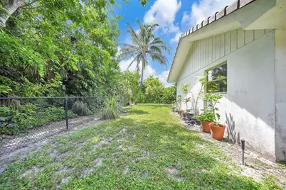 4203 NW 75th Avenue, Coral Springs, FL 33065 - Photo 39
