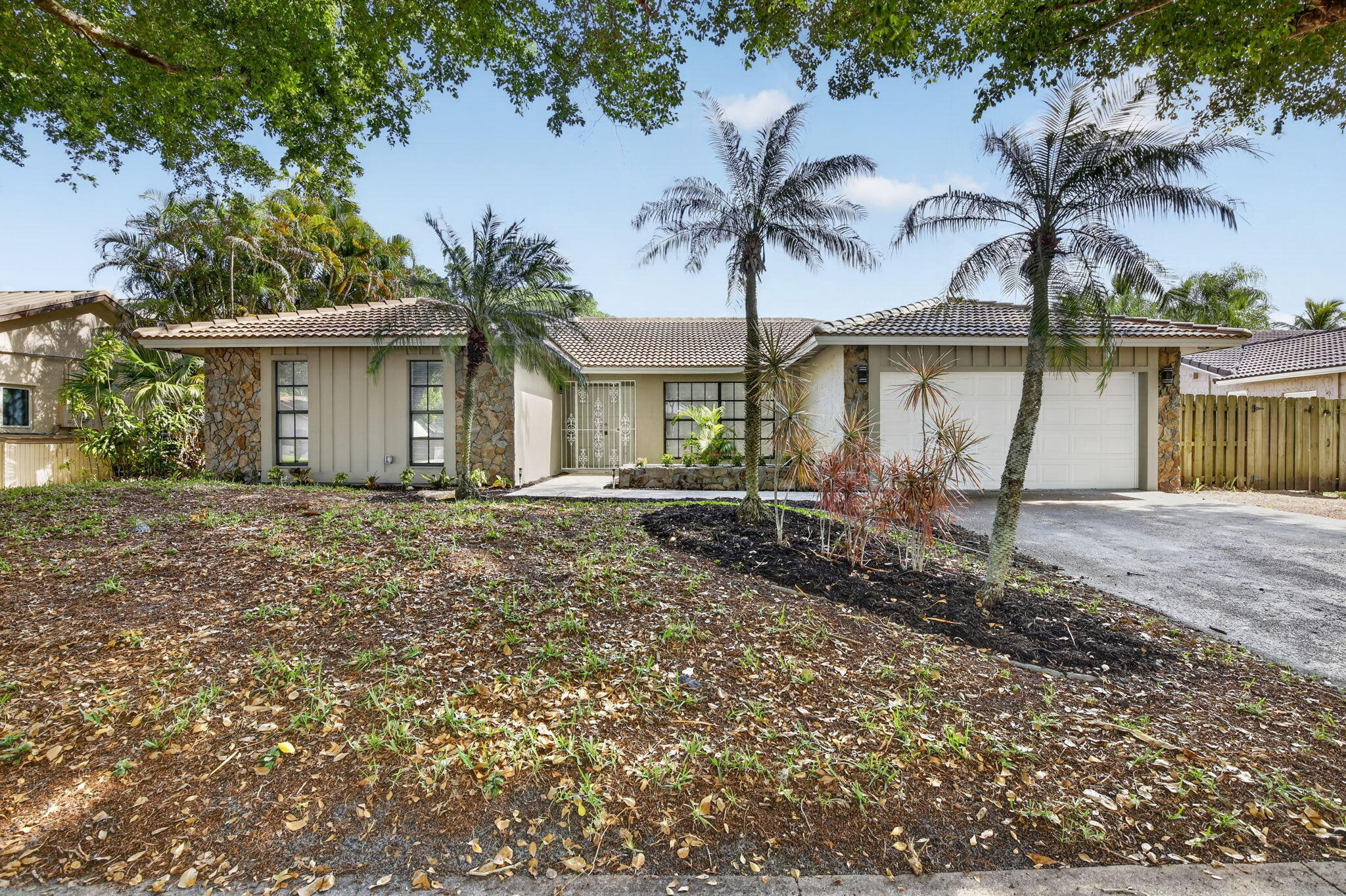 9820 NW 15th St - 9820 NW 15th St, Plantation, FL 33322 Luxury Property | Jose Angel Pina