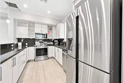 633 NE 11th Avenue, Fort Lauderdale, FL 33304 - Photo 11