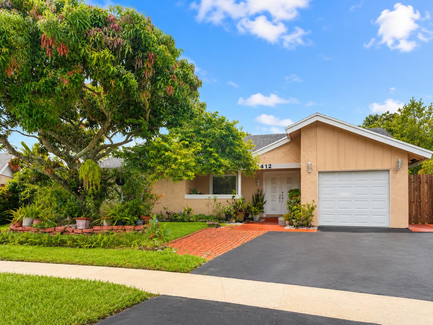 1412 SW 75th Ave - 1412 SW 75th Ave, North Lauderdale, FL 33068 Luxury Property | Jose Angel Pina
