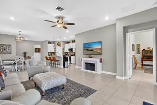 2048 SE Crosswood Wy, Port Saint Lucie, FL 34984 - Photo 9