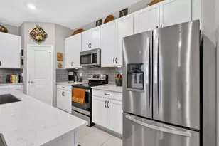 2048 SE Crosswood Wy, Port Saint Lucie, FL 34984 - Photo 5
